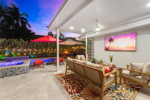 Villa ou maison à louer à Fort Lauderdale, Floride: 4 chambres, 187.01 m2 № 2153178 - photo 16