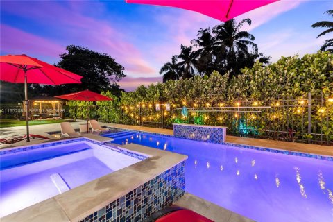 Villa ou maison à louer à Fort Lauderdale, Floride: 4 chambres, 187.01 m2 № 2153178 - photo 15