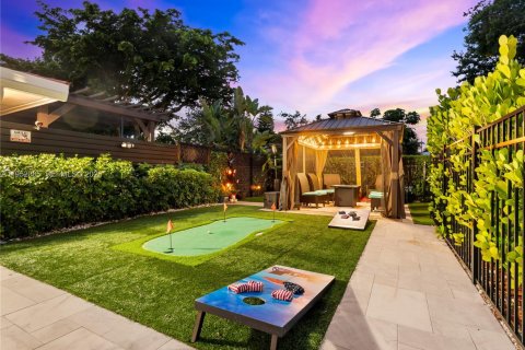 Villa ou maison à louer à Fort Lauderdale, Floride: 4 chambres, 187.01 m2 № 2153178 - photo 10