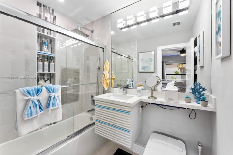 Villa ou maison à louer à Fort Lauderdale, Floride: 4 chambres, 187.01 m2 № 2153178 - photo 28