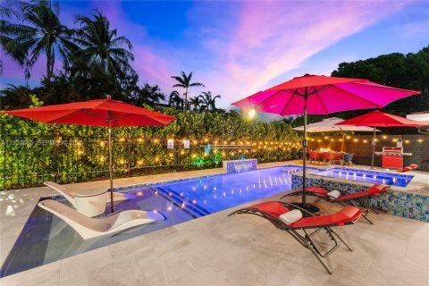 Villa ou maison à louer à Fort Lauderdale, Floride: 4 chambres, 187.01 m2 № 2153178 - photo 14