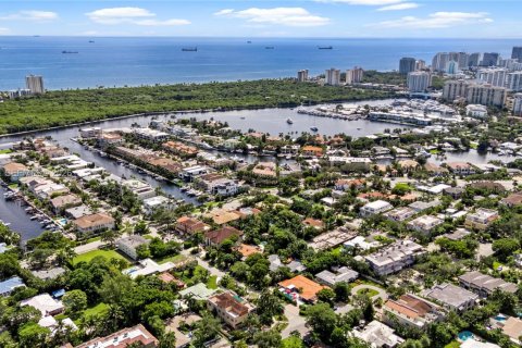 Villa ou maison à louer à Fort Lauderdale, Floride: 4 chambres, 187.01 m2 № 2153178 - photo 20