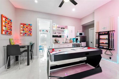 Villa ou maison à louer à Fort Lauderdale, Floride: 4 chambres, 187.01 m2 № 2153178 - photo 26
