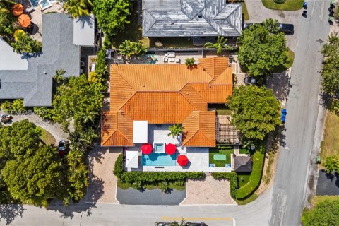 Villa ou maison à louer à Fort Lauderdale, Floride: 4 chambres, 187.01 m2 № 2153178 - photo 17