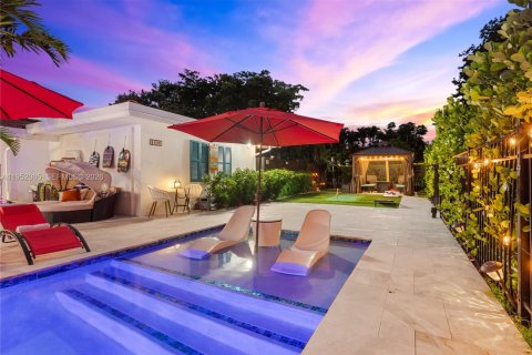 Villa ou maison à louer à Fort Lauderdale, Floride: 4 chambres, 187.01 m2 № 2153178 - photo 13