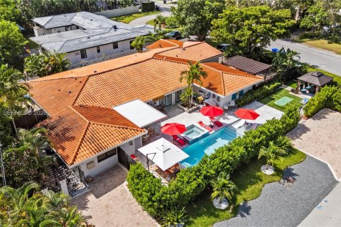 Villa ou maison à louer à Fort Lauderdale, Floride: 4 chambres, 187.01 m2 № 2153178 - photo 18