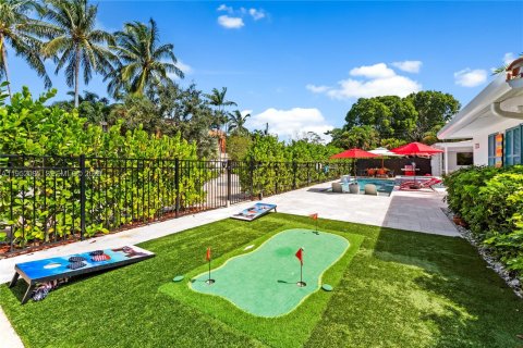 Villa ou maison à louer à Fort Lauderdale, Floride: 4 chambres, 187.01 m2 № 2153178 - photo 2