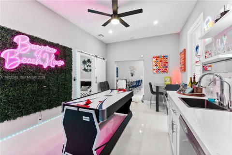 Villa ou maison à louer à Fort Lauderdale, Floride: 4 chambres, 187.01 m2 № 2153178 - photo 27