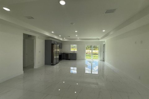 Villa ou maison à louer à Lehigh Acres, Floride: 3 chambres, 113.53 m2 № 1915436 - photo 11