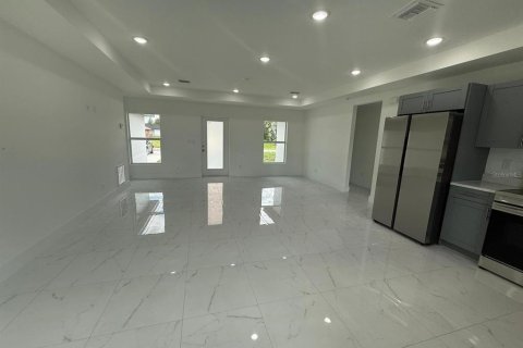 Villa ou maison à louer à Lehigh Acres, Floride: 3 chambres, 113.53 m2 № 1915436 - photo 6