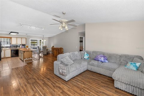 Villa ou maison à vendre à Edgewater, Floride: 3 chambres, 129.13 m2 № 2399569 - photo 3