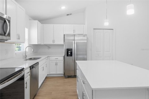House in Palm Coast, Florida 3 bedrooms, 139.35 sq.m. № 2350155 - photo 6