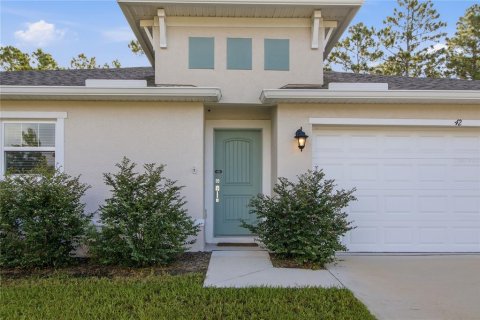 House in Palm Coast, Florida 3 bedrooms, 139.35 sq.m. № 2350155 - photo 4