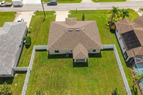 House in Palm Coast, Florida 3 bedrooms, 139.35 sq.m. № 2350155 - photo 30