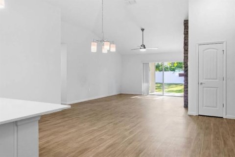 House in Palm Coast, Florida 3 bedrooms, 139.35 sq.m. № 2350155 - photo 5