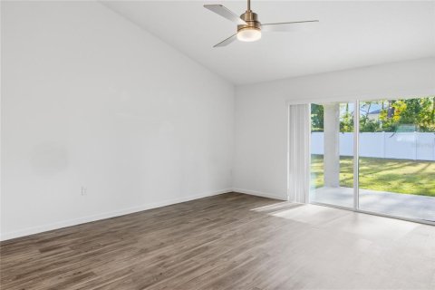 House in Palm Coast, Florida 3 bedrooms, 139.35 sq.m. № 2350155 - photo 16
