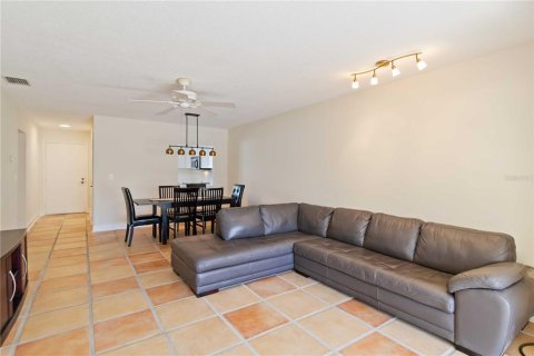 Condo in Bradenton, Florida, 2 bedrooms  № 1899041 - photo 16