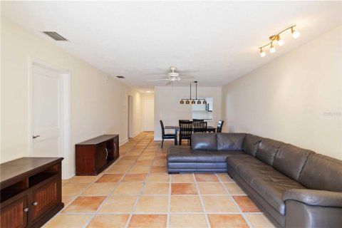 Condo in Bradenton, Florida, 2 bedrooms  № 1899041 - photo 17