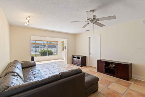 Condo in Bradenton, Florida, 2 bedrooms  № 1899041 - photo 19
