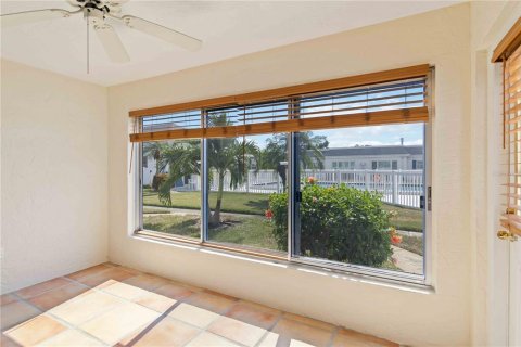 Condo in Bradenton, Florida, 2 bedrooms  № 1899041 - photo 23