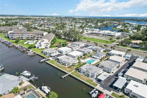 Condo in Bradenton, Florida, 2 bedrooms  № 1899041 - photo 30