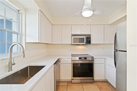 Condo in Bradenton, Florida, 2 bedrooms  № 1899041 - photo 9