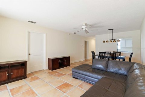 Condo in Bradenton, Florida, 2 bedrooms  № 1899041 - photo 18