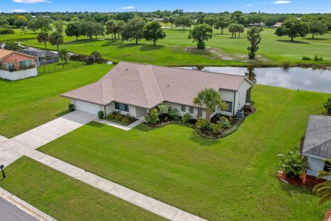 Villa ou maison à Port St. Lucie, Floride 3 chambres, 236.06 m2 № 2087485