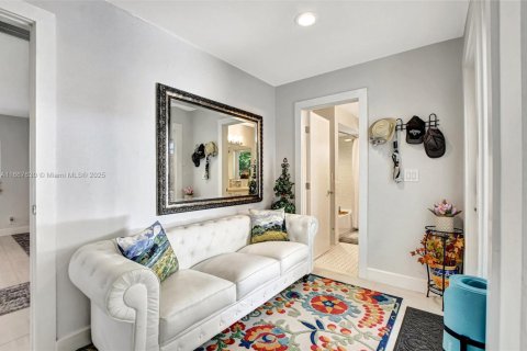 House in Boca Raton, Florida 3 bedrooms, 223.24 sq.m. № 1764680 - photo 9