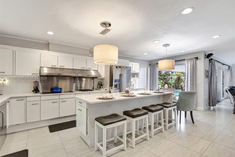 House in Boca Raton, Florida 3 bedrooms, 223.24 sq.m. № 1764680 - photo 15