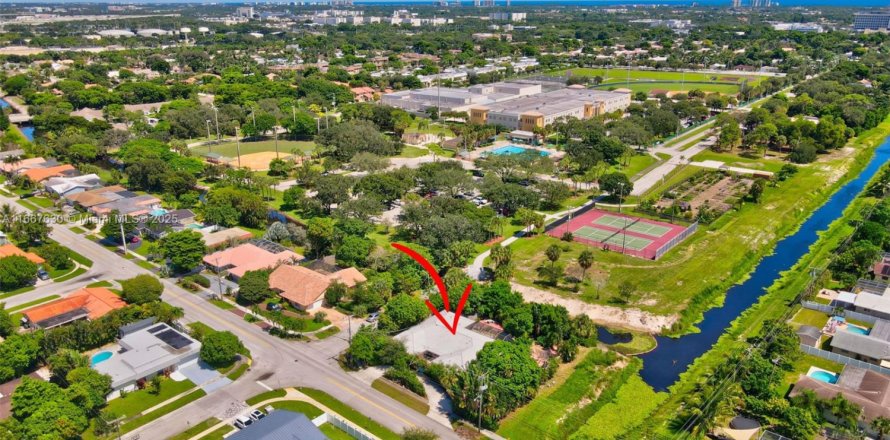 House in Boca Raton, Florida 3 bedrooms, 223.24 sq.m. № 1764680