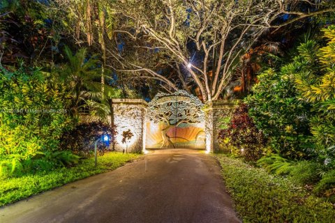 Land in Miami, Florida № 1963936 - photo 9