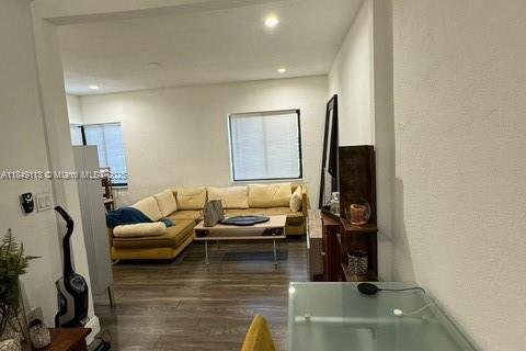 Apartamento en alquiler en Miami, Florida, 1 dormitorio, 65.03 m2 № 1936469 - foto 10