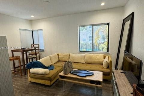 Apartamento en alquiler en Miami, Florida, 1 dormitorio, 65.03 m2 № 1936469 - foto 7