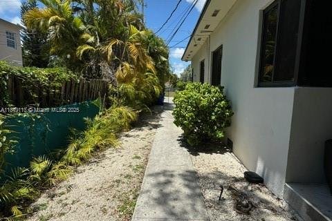 Apartamento en alquiler en Miami, Florida, 1 dormitorio, 65.03 m2 № 1936469 - foto 20