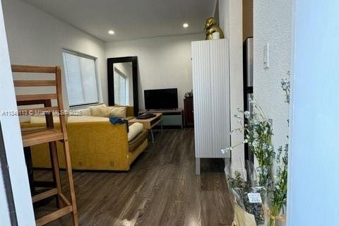 Apartamento en alquiler en Miami, Florida, 1 dormitorio, 65.03 m2 № 1936469 - foto 5