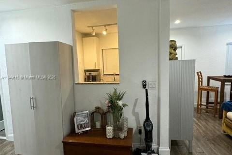 Apartamento en alquiler en Miami, Florida, 1 dormitorio, 65.03 m2 № 1936469 - foto 9
