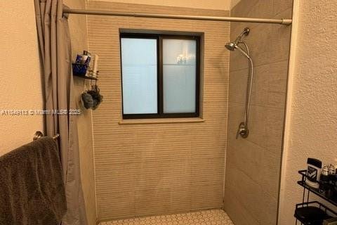 Apartamento en alquiler en Miami, Florida, 1 dormitorio, 65.03 m2 № 1936469 - foto 16