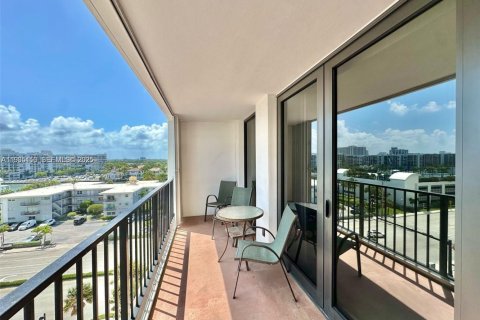 Снять в аренду кондоминиум в Холливуд, Флорида 2 спальни, 115.2м2, № 1993313 - фото 6