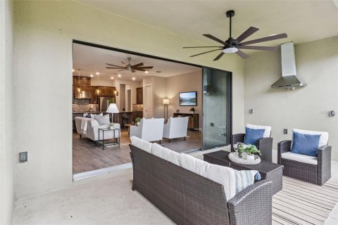 Villa ou maison à vendre à Poinciana, Floride: 3 chambres, 214.6 m2 № 2391134 - photo 2