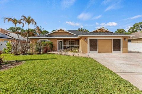House in Port St. Lucie, Florida 4 bedrooms, 198.72 sq.m. № 2190869