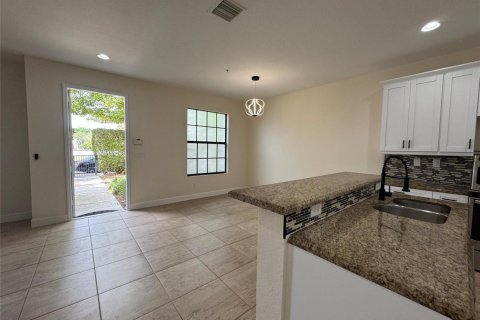 Townhouse in Pompano Beach, Florida 3 bedrooms, 189.15 sq.m. № 2271411 - photo 4