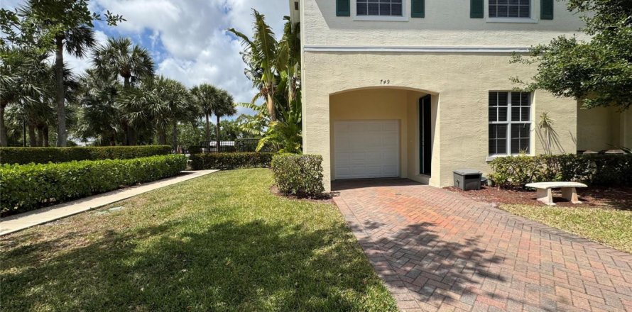 Townhouse in Pompano Beach, Florida 3 bedrooms, 189.15 sq.m. № 2271411