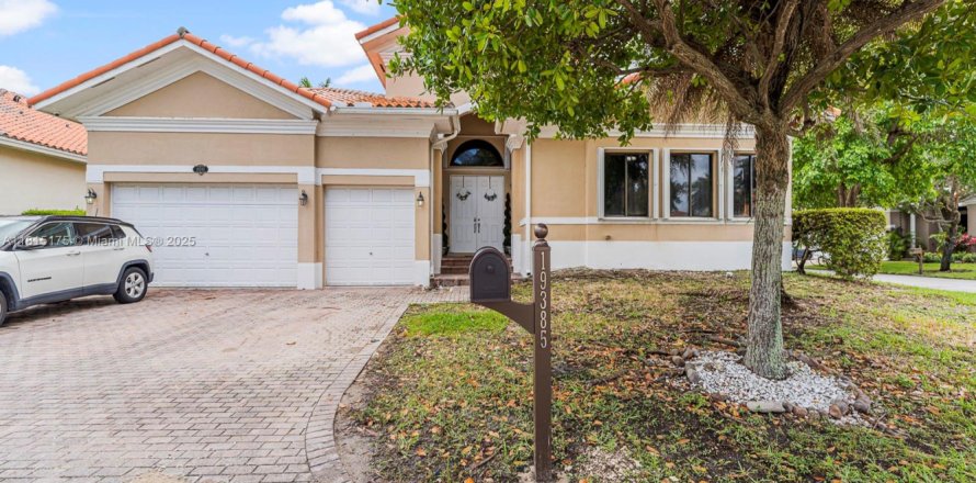 Villa ou maison à Cutler Bay, Floride 5 chambres, 284.37 m2 № 1770307
