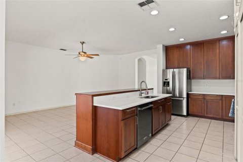 House in Land O' Lakes, Florida 2 bedrooms, 144.46 sq.m. № 2157738 - photo 9