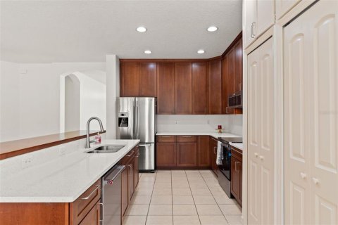 House in Land O' Lakes, Florida 2 bedrooms, 144.46 sq.m. № 2157738 - photo 12