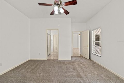 House in Land O' Lakes, Florida 2 bedrooms, 144.46 sq.m. № 2157738 - photo 20