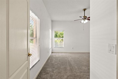 House in Land O' Lakes, Florida 2 bedrooms, 144.46 sq.m. № 2157738 - photo 18