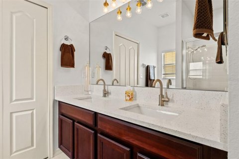 House in Land O' Lakes, Florida 2 bedrooms, 144.46 sq.m. № 2157738 - photo 24