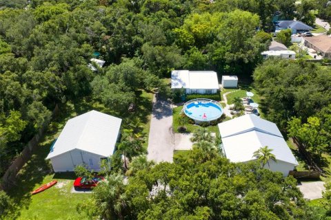 Commercial property in Sarasota, Florida 9 bedrooms, 299.89 sq.m. № 2358211